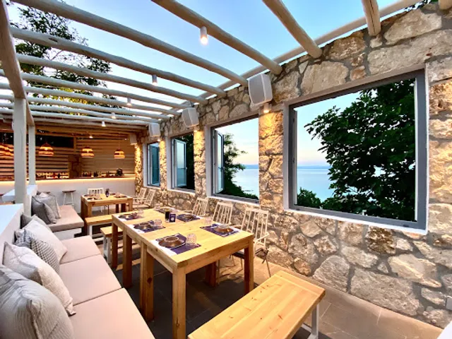 Spitaki Cocktail Bar