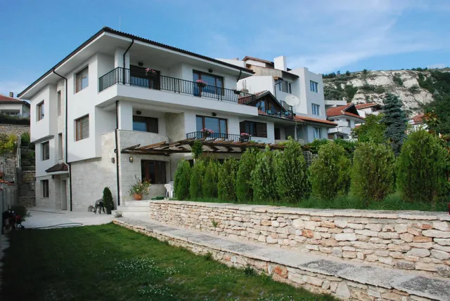 Guest House Balchik Hills