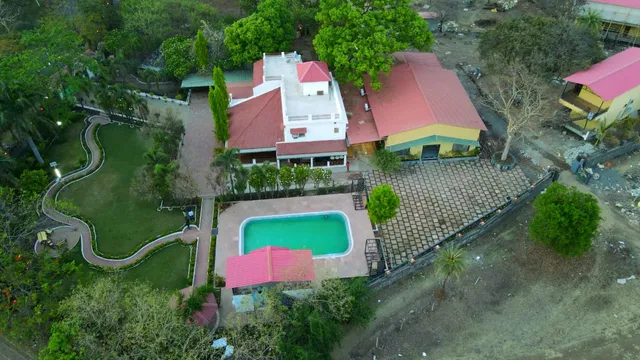 TGI Insignia Resort & Villa's