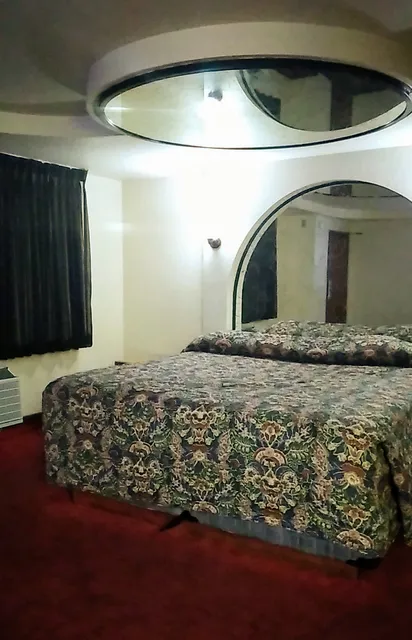 The Snooty Fox Motor Inn