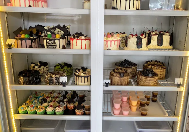 Golden Leaf Bakery & Cake