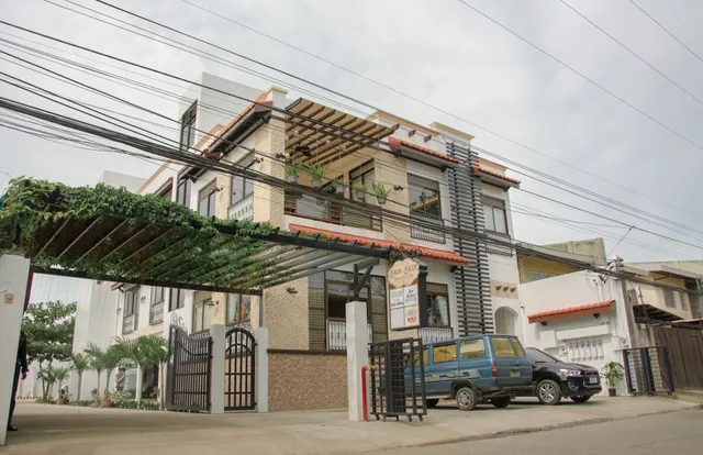 Balai Belen Travellers Lodge