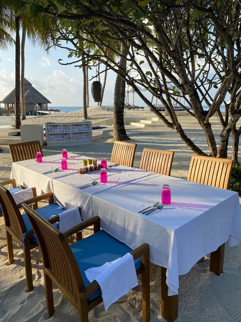 Atoll Market Restaurant