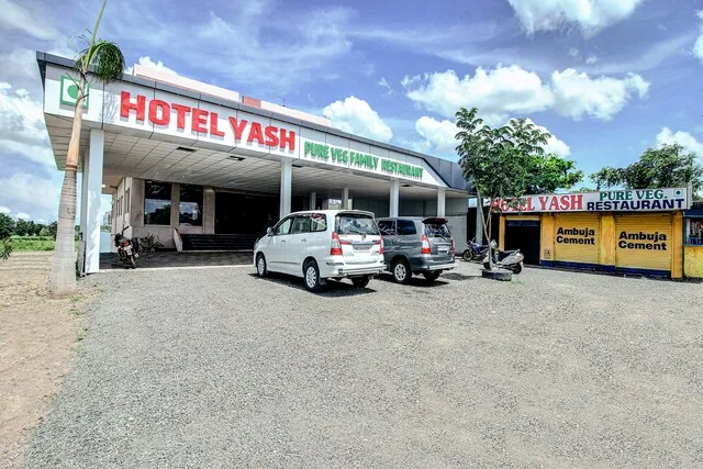 OYO 61449 Hotel Yash Lodging