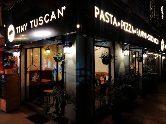 Tiny Tuscan Cafe | Galleria Market