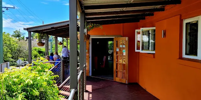 Tree House Cafe & Bar