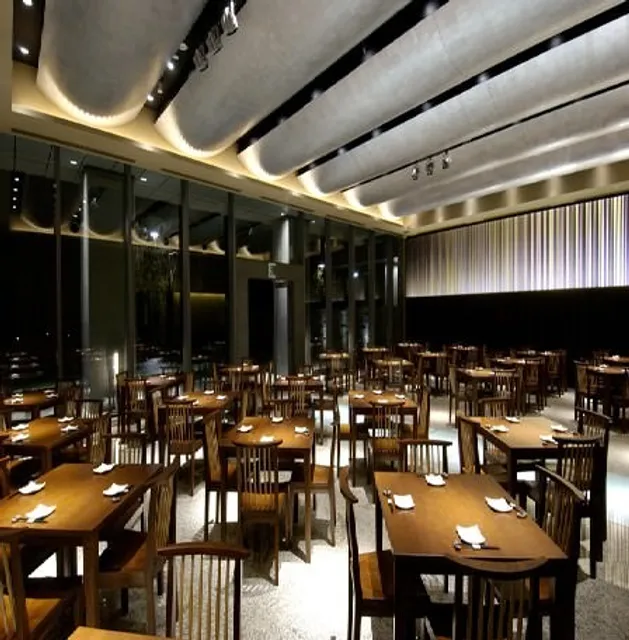 Dynamic Kitchen & Bar Hibiki Futei Akasaka