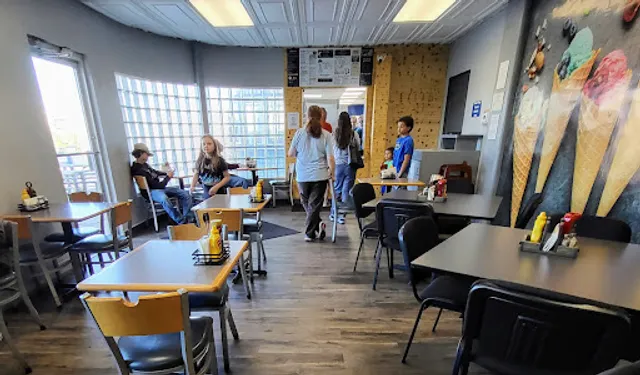 The Shoppe Custard & Grill