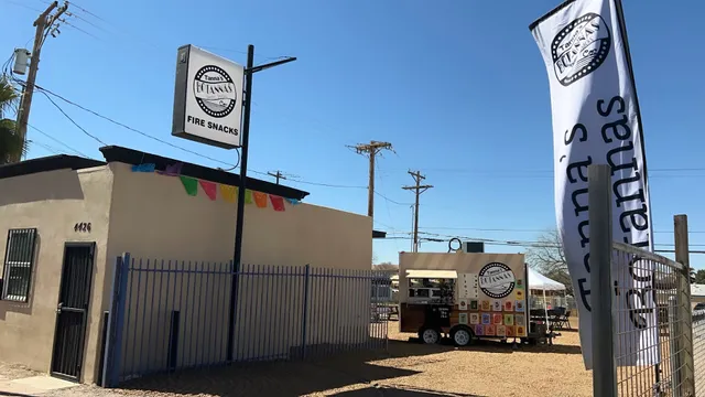 Tannas Botannas El Patio FOOD TRUCK PARK