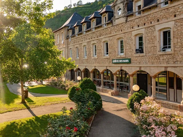 L'HÔTEL DES BAINS - Salles-la-Source