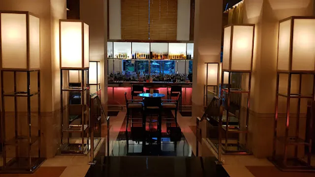 Six Degrees - The Bar