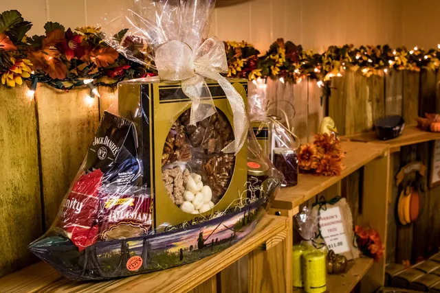 Classic Golden Pecans