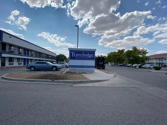 Travelodge by Wyndham Albuquerque West