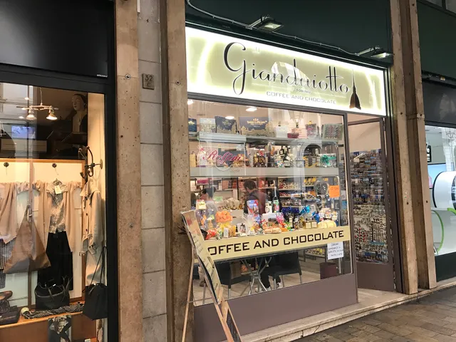 Gianduiotto 2.0 via Po 32/B e Giandujot via po18/O