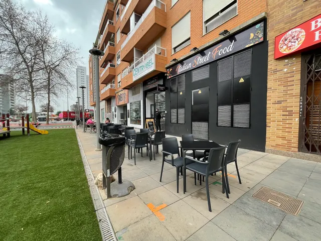 Panzerotti Café & Bar