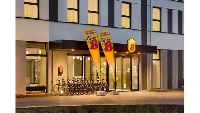 Super 8 by Wyndham Freiburg