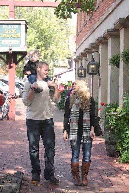 Roscoe Village Shops