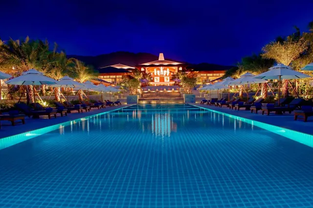 Le Meridien Shimei Bay Beach