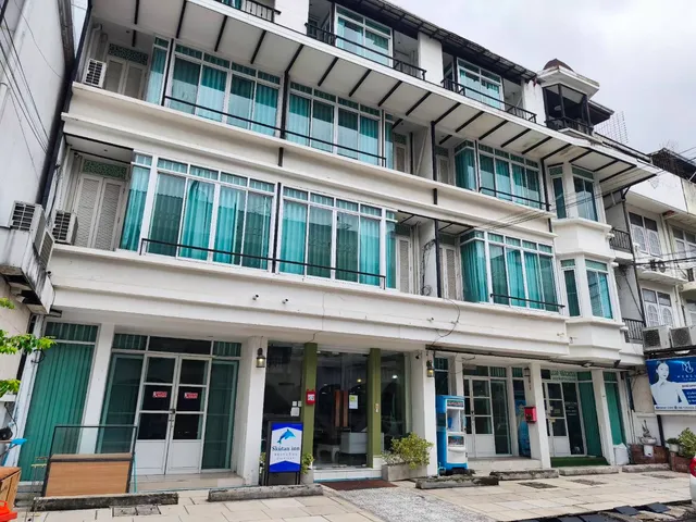 Skutan Inn, Sutthisan