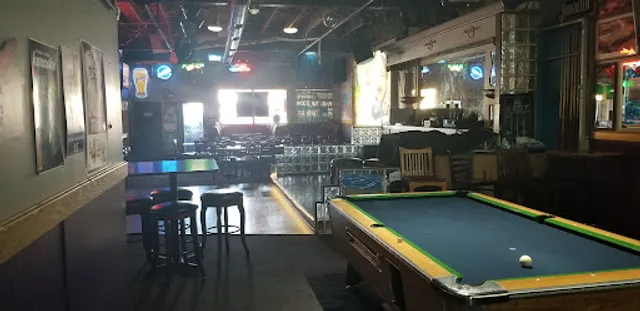 Uncle Mo's Bar and Grill