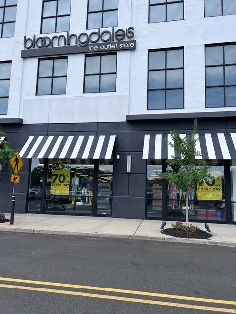 Bloomingdale's Outlet