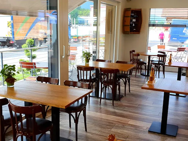 Hammer Highway Grill