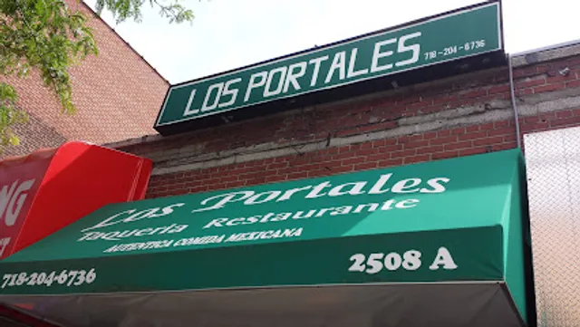 Los Portales