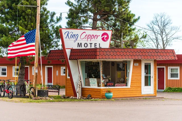 King Copper Waterfront Motel