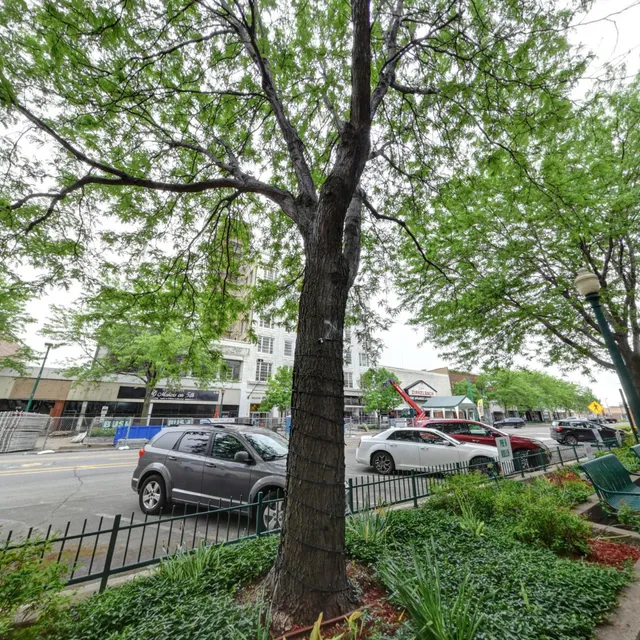 Boutiques at Riverfront