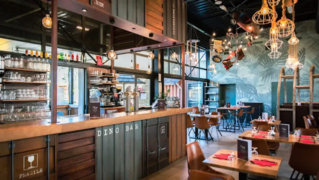 Abri Des Dinos - Restaurant, Crêperie & Location de Salles