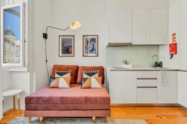 Lovely Shinny Flats with Balcony – Clerigos