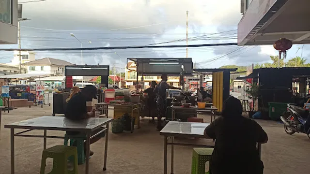 Phuket Airport Avenue