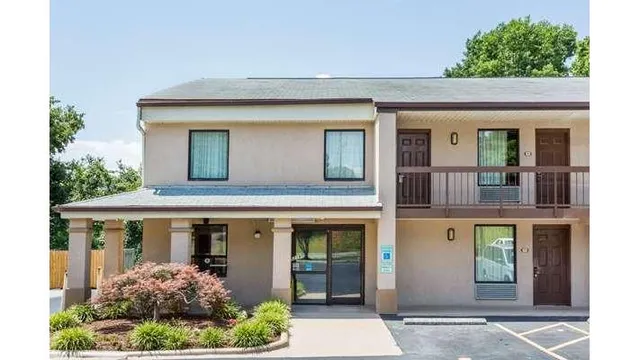 Days Inn by Wyndham Winston Salem North