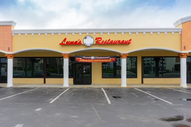 Luna's Restaurant