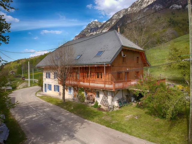 Ferme de la Bottière gîtes chambres d'hôtes et accueil stages yoga, chant, randonnée