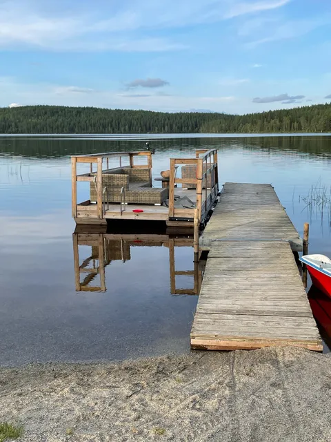 Rödvattnet Cottages & Camping