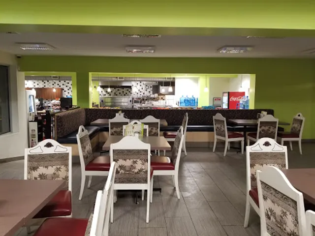 Sandy market & restaurant