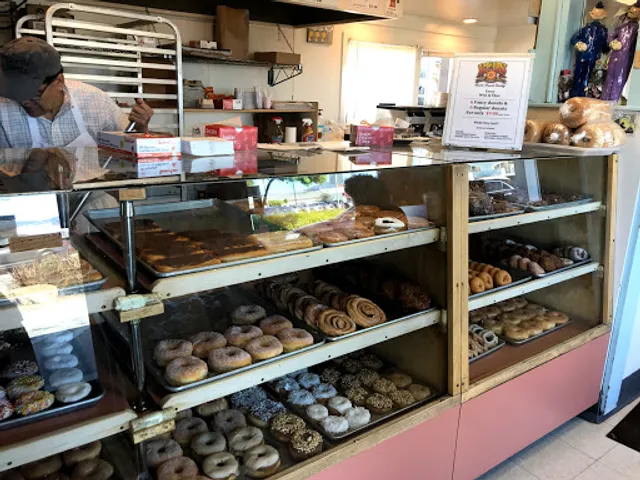 Red's Donuts