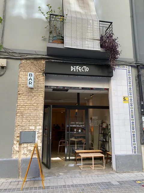 Defecto Bar de Vinos Naturales