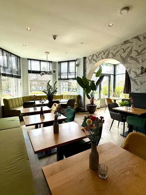 No19 Kitchen and Bar