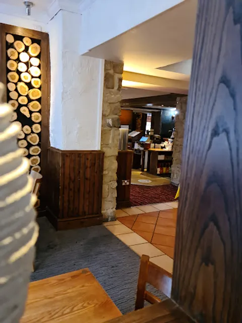 Stanhope Arms Table Table