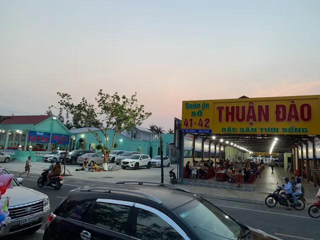 Bãi Biển Mỹ Khê