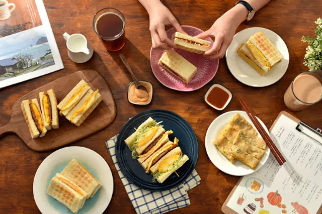 Zhen Fang Breakfast Sandwiches