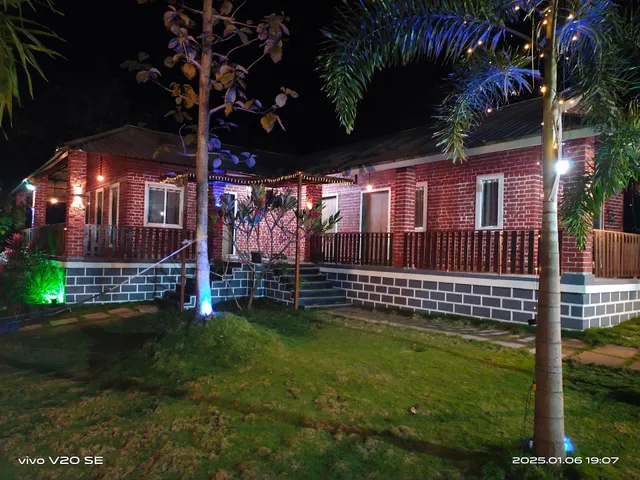 Ivy GoldenHill Villa