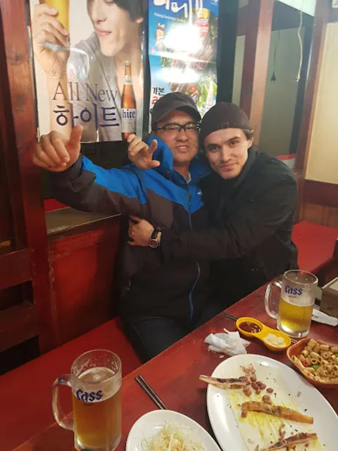 봉구스밥버거 팔용점