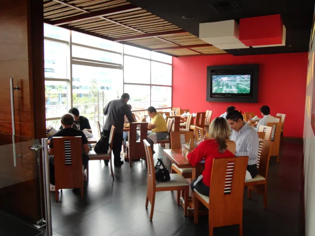 NOE sushi bar - C. C. Mall del Sol