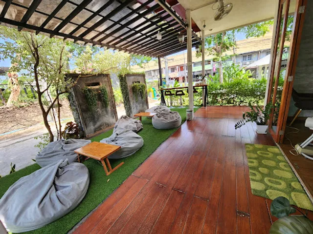 พอดีคาเฟ่ & บิสโทร Por Dee Cafe & Bistro