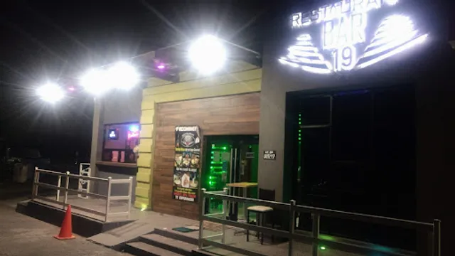 Restaurante bar 19