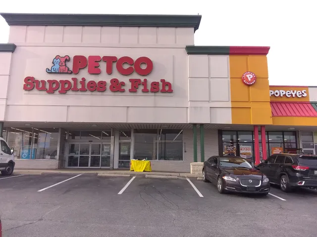 Chestnut Hills Shopping Center