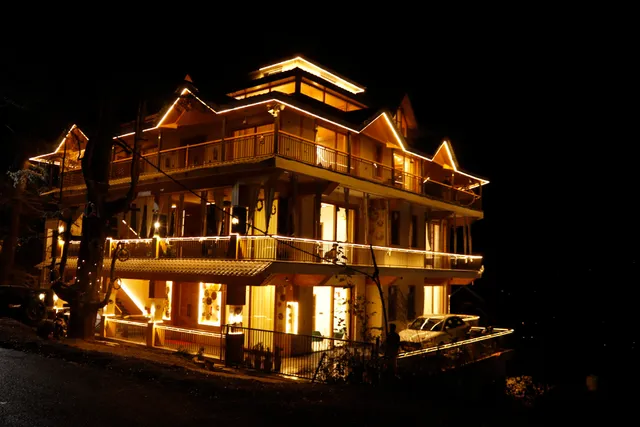 MAJESTIC CEDAR VILLA MANALI